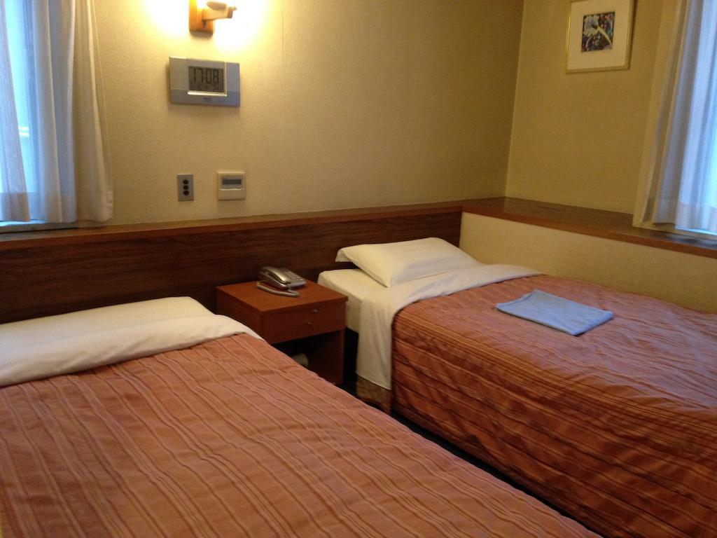 Tourist Hotel Tokyo Bagian luar foto