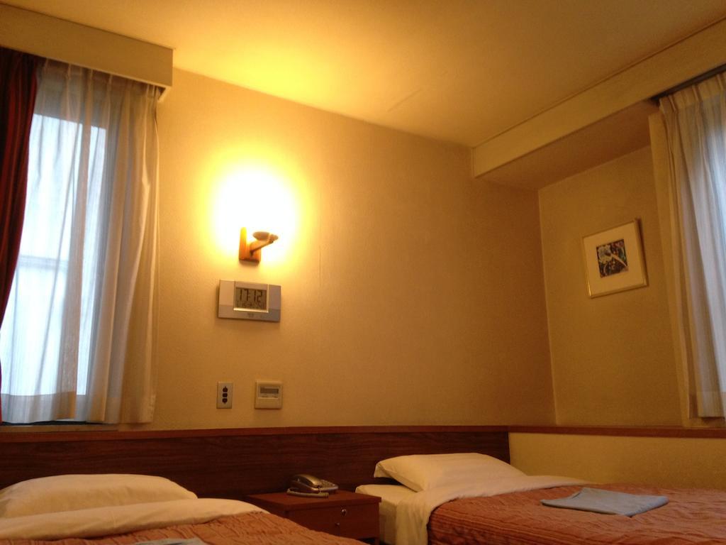 Tourist Hotel Tokyo Ruang foto