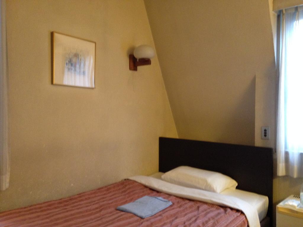 Tourist Hotel Tokyo Bagian luar foto