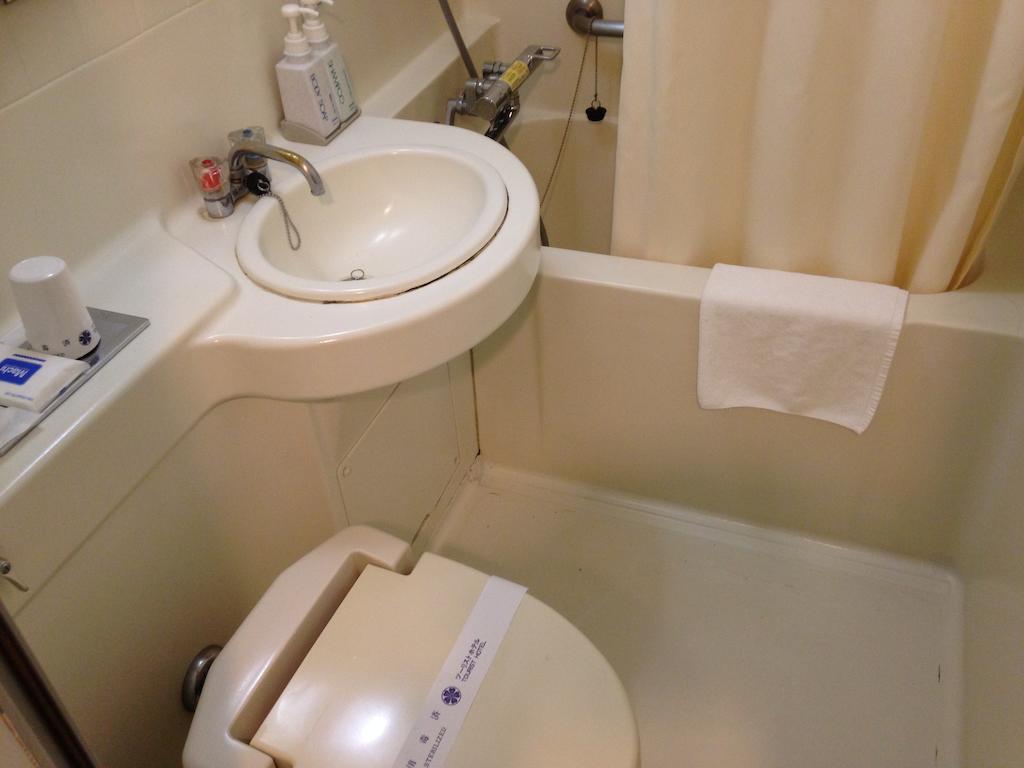 Tourist Hotel Tokyo Bagian luar foto